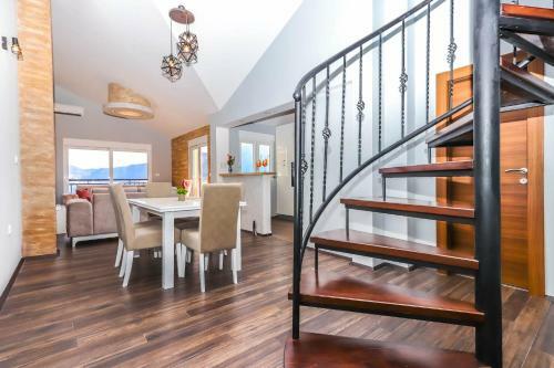 Jr Luxury Apartment