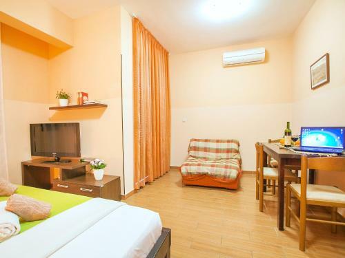 Apartments Elite Azur