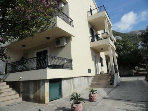 Hostal Apartments & Rooms M