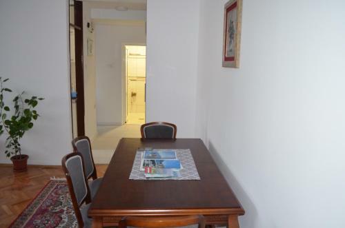 Nice Place - Newtown Apartment