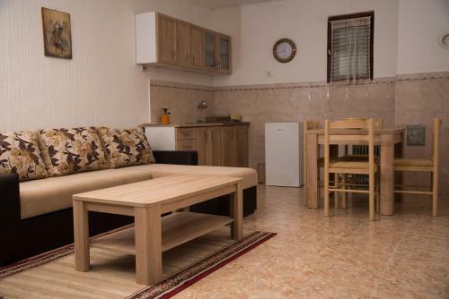 B&B Domacinstvo Raicevic