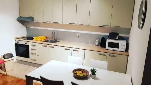 Leea Apartments