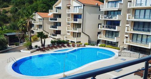Leea Apartments