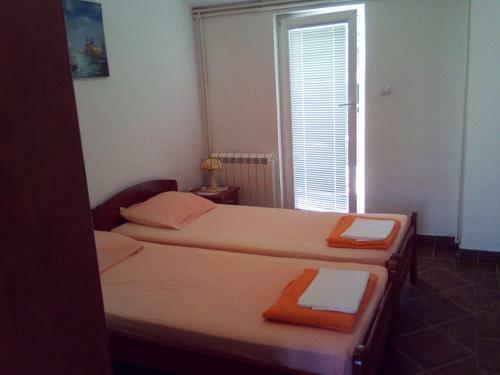 Apartments Mitrovi? Podli?ak