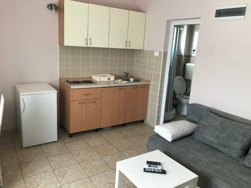 Hostal Apartmani Tomovic