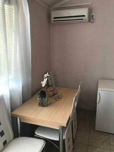 Hostal Apartmani Tomovic
