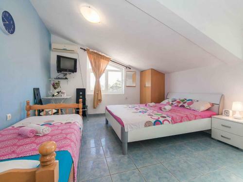 Maki Apartments