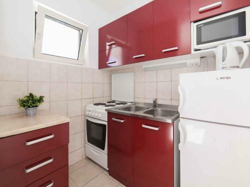 Maki Apartments