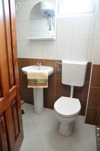 Hostal Guest House Casa Pineta