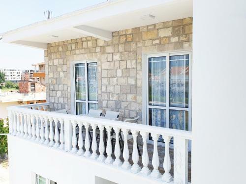 Hostal Apartments Cota Guesthouse