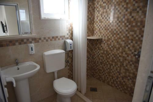 Hostal Apartments Cota Guesthouse