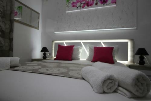 Hostal Apartments Cota Guesthouse