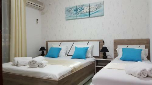 Hostal Apartments Cota Guesthouse