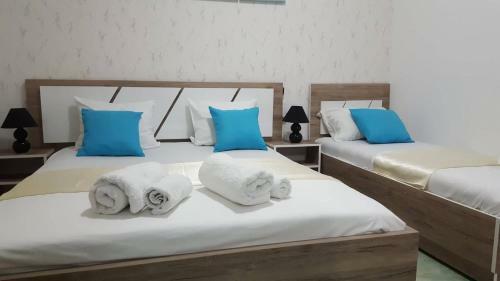 Hostal Apartments Cota Guesthouse