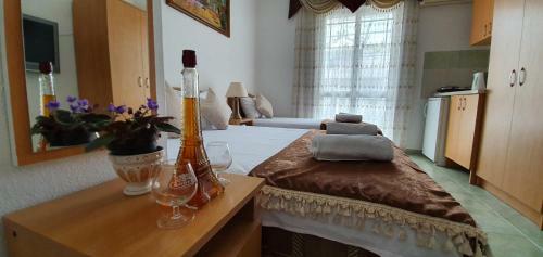 Hostal Apartments Cota Guesthouse