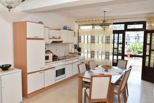 Hostal Guest House Evropa