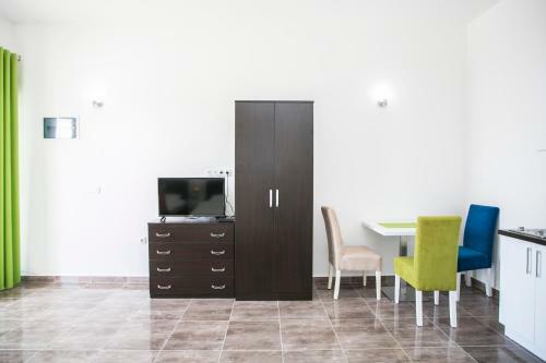 Zara Apartments