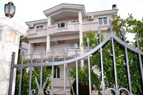 Apartments Perezaj