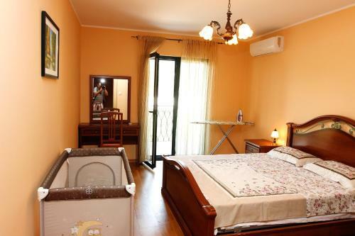 Holiday Home De Lux