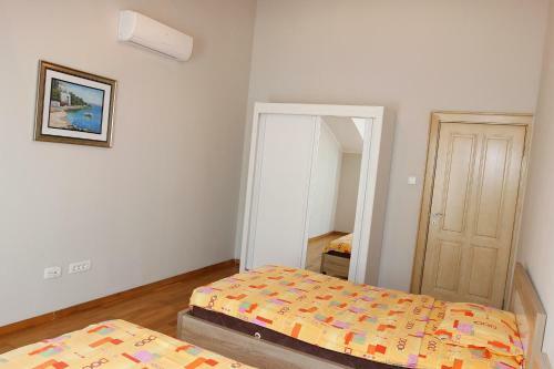 Holiday Home De Lux
