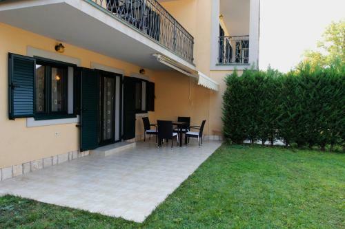 Holiday Home De Lux