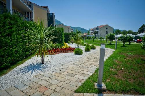 Holiday Home De Lux