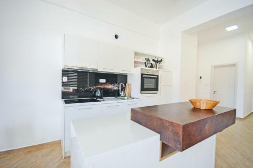Sea Breeze Lux Apartments