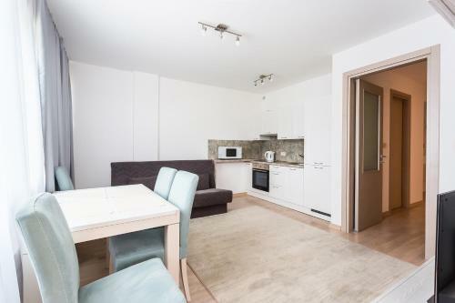 Primus Apartments Impera
