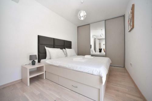 Luxury Fontana Apartments