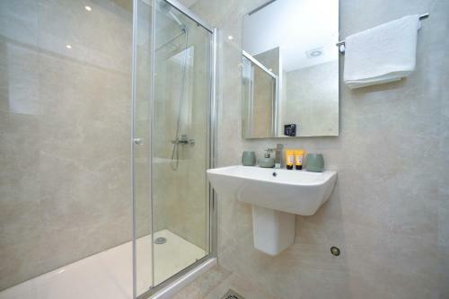 Luxury Fontana Apartments