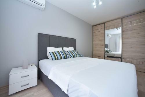 Luxury Fontana Apartments