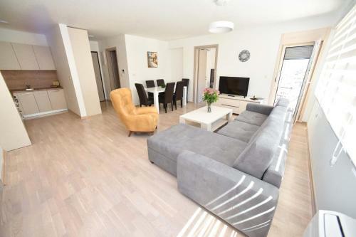 Luxury Fontana Apartments