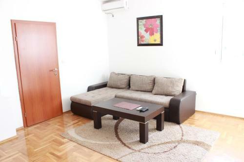 Apartment Milos