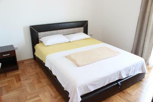 Apartment Milos