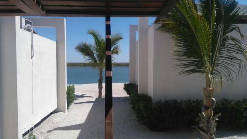 Hotel Mangrove Inn