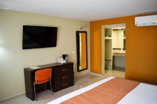 El Camino Hotel & Suites