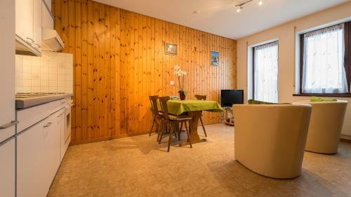 Apartments Orphelja