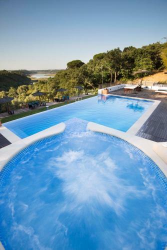 Hostal Herdade Do Freixial - Turismo Rural