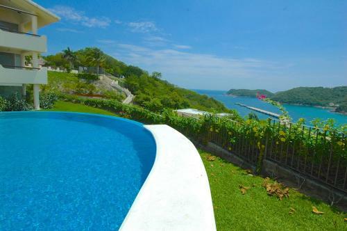Cruz Del Mar Huatulco