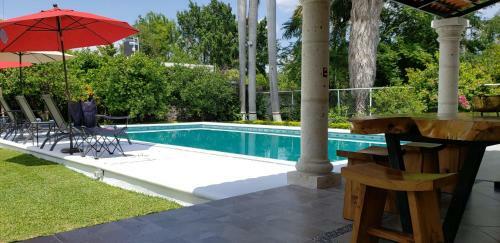 Casa Cerca De Las Estacas