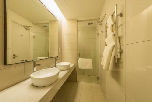 Jinhold Hotel & Serviced Apartment