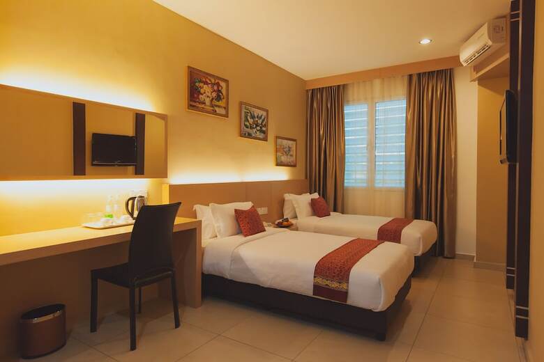 Paragon Lutong Hotel
