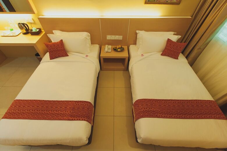 Paragon Lutong Hotel