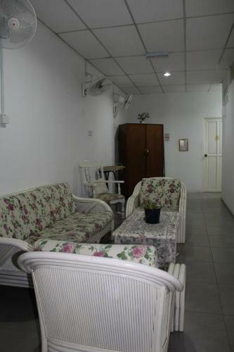Hostal Emma Guesthouse