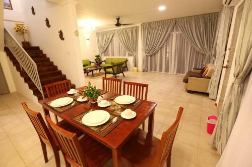 Come Inn Homestay 1380