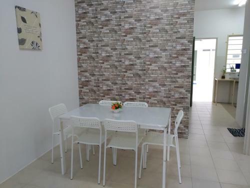 Cameron Muslim Apartment By Nurul