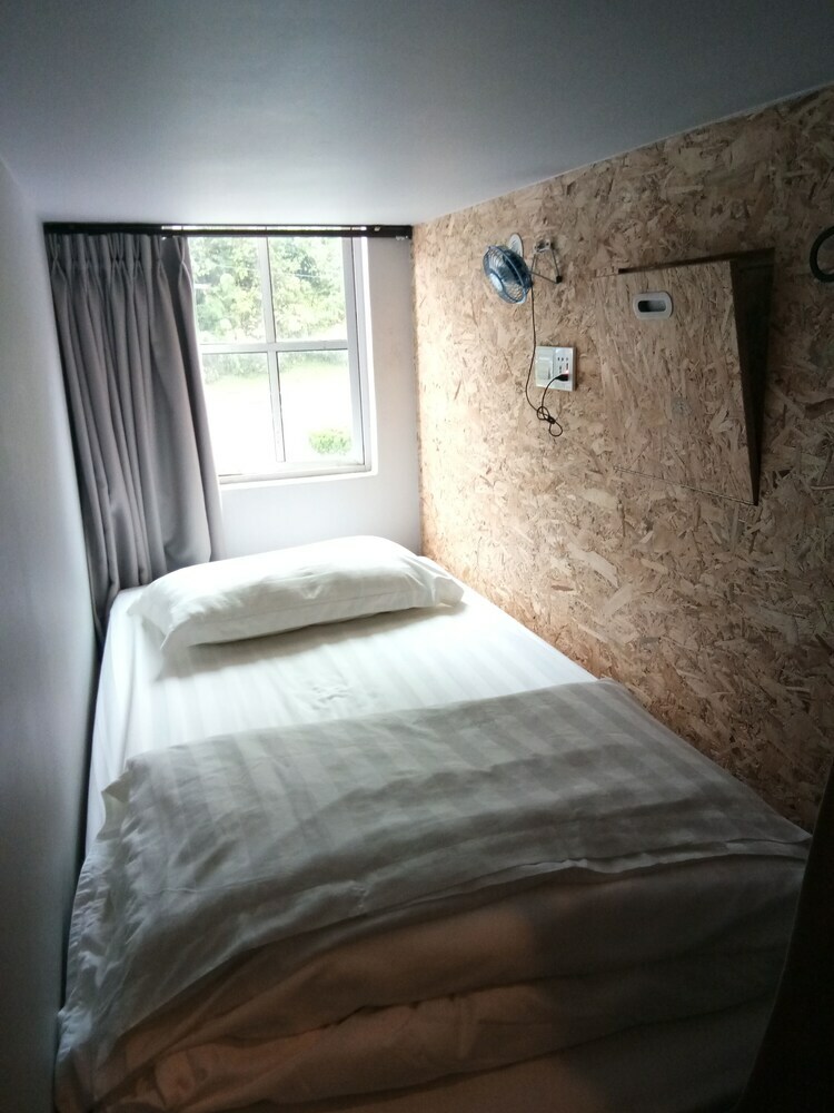 Sleepbox Hotel