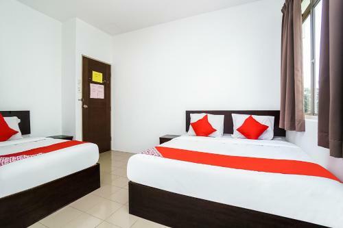 Oyo 89330 Hotel Star Inn