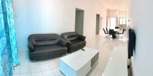 Sc Island Station Apartment Gold