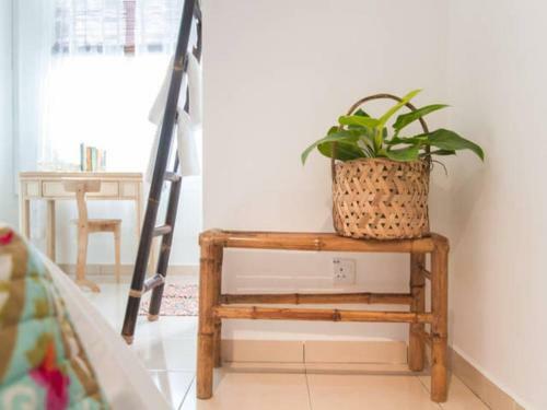 Balik Pulau Booklodge B&B